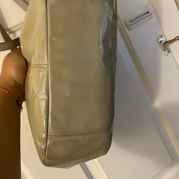 Coach - Picture 8 of 9